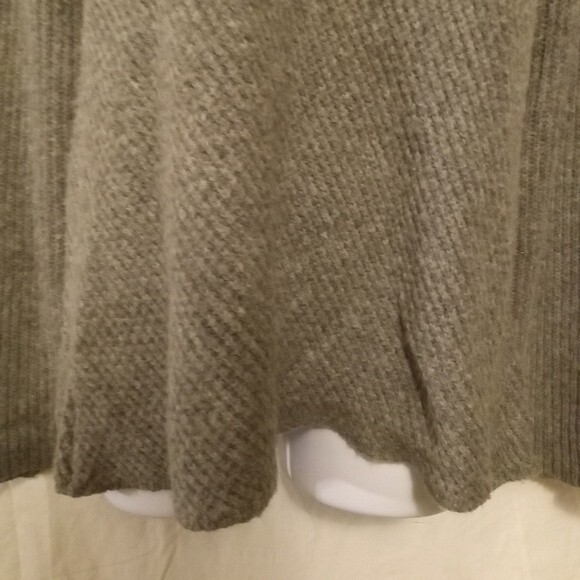 A.L.C. Graham Gray Ribbed Knit Wool-Blend Bell Sleeve Sweater - Picture 6 of 9